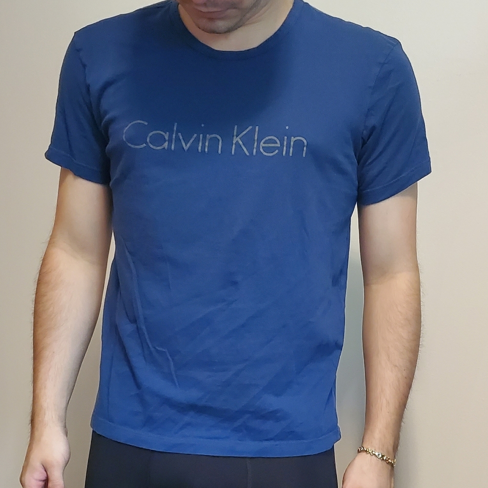Calvin klein tee shirt